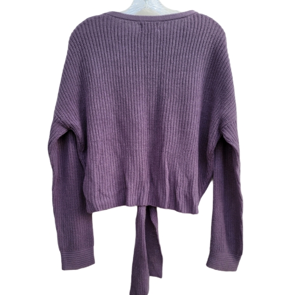 Universal Thread sweater - Picture 2 of 4